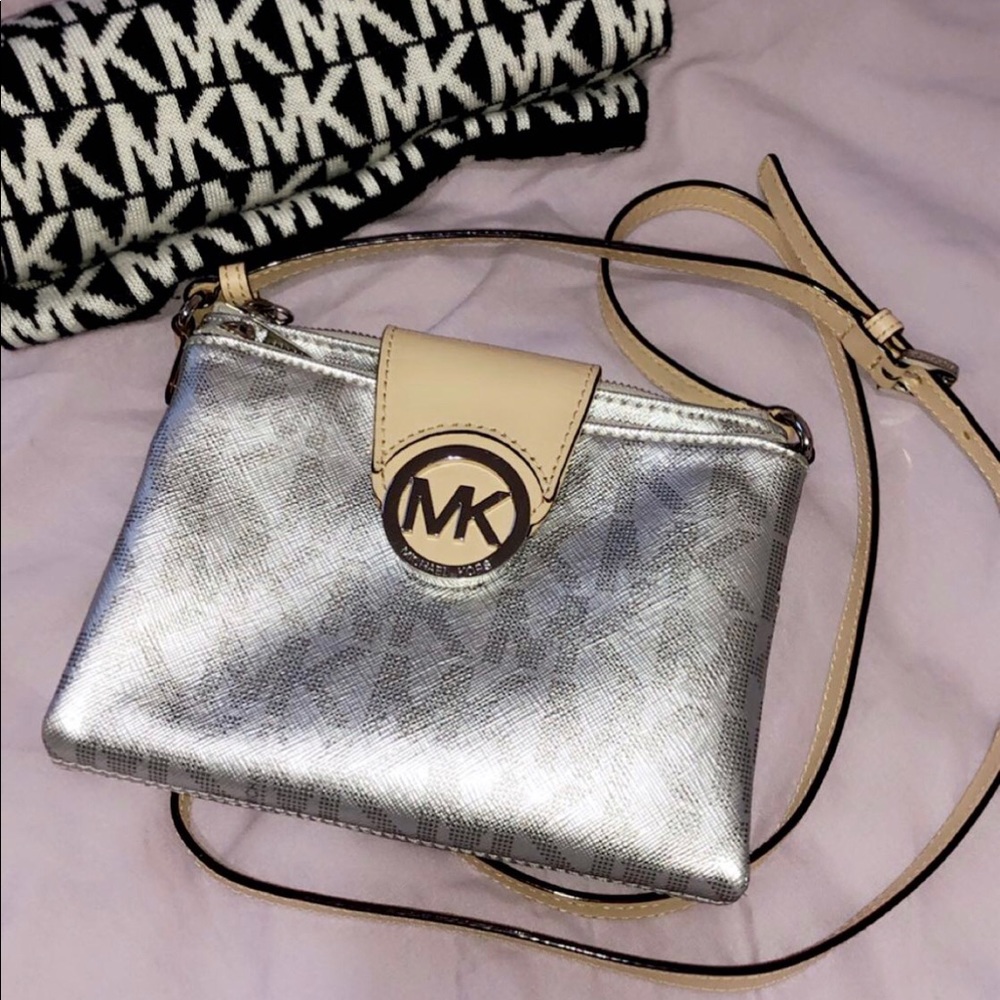 🍀🍀Authentic Michael Kors crossbody bag!!!🍀🍀